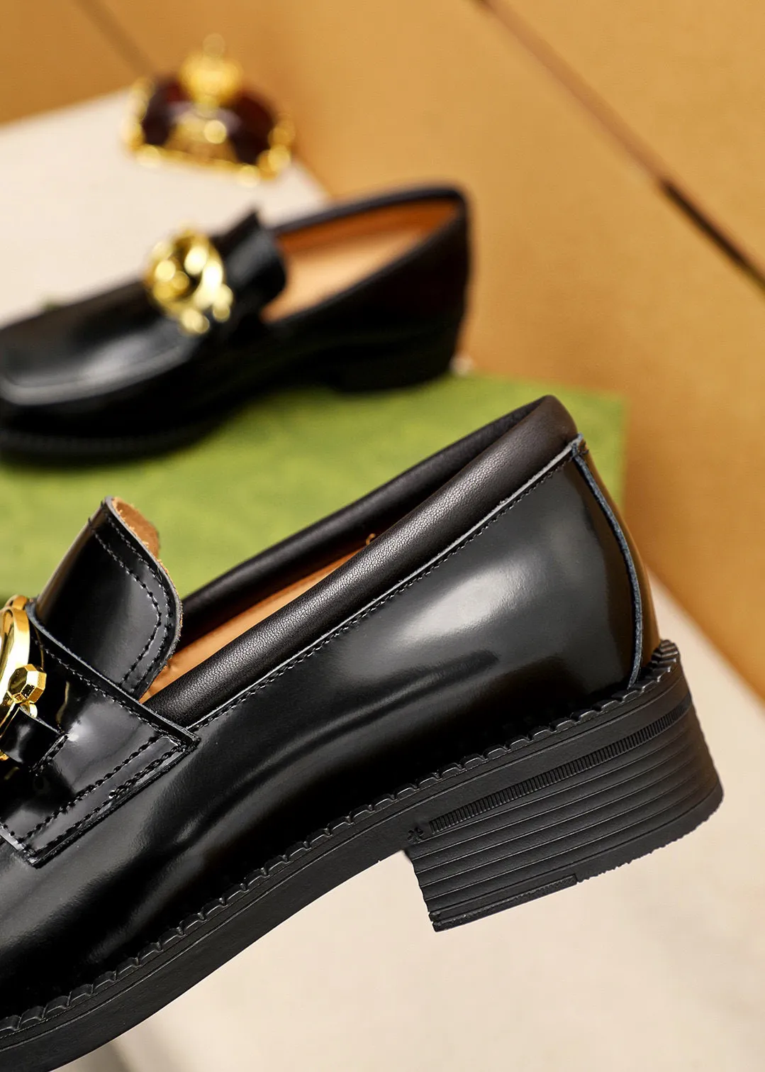 Men's shoes 💰560 💐Original order Gucci GUCCI official website formal shoes Italian 🇮🇹 first layer open edge beaded cowhide ➕ top imported water-dyed cow 🐂 leather lining 💋 fine handmade original outsole, the real thing looks better when photographed in person Standard size 38-44 (45.46🉑️customized)